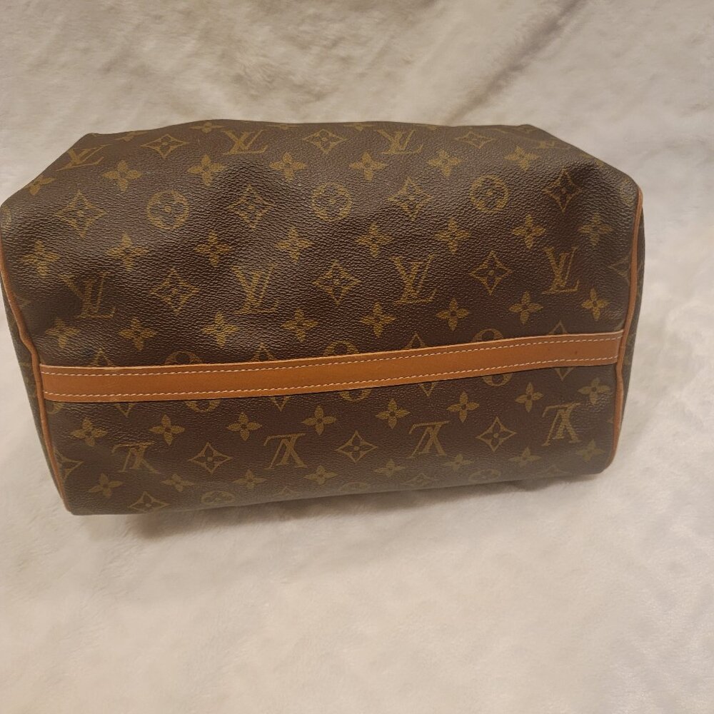 Louis Vuitton - Speedy 30 Authentic, Lightly Used, Pristine Interior - Picture 7 of 8